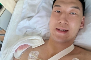 早日康复！杜润旺晒术后照：终于把这只胳膊送进“厂”里大修咯