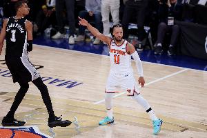 媒体人：输2-3分埋汰裁判还有点道理 输20多分再埋汰就纯属扯淡