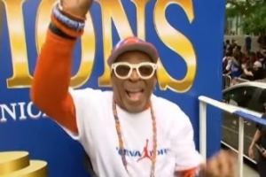 斯派克·李：布伦森一家联系了我儿子 我们很荣幸能参加夺冠游行