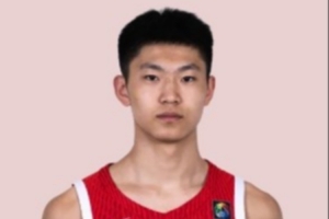 三分没开！张淳智8投4中&三分3中0 得到10分2板1助