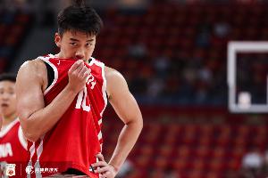 冲啊！中国男篮首发：赵继伟、贺希宁、朱俊龙、王俊杰、胡金秋