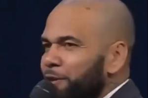 成为牧师，阿尔维斯：我在监狱有上帝陪伴，比踢球赚数百万欧快乐