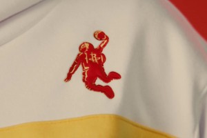 火箭队换上了三角形的新队徽吧友们觉得好看不？